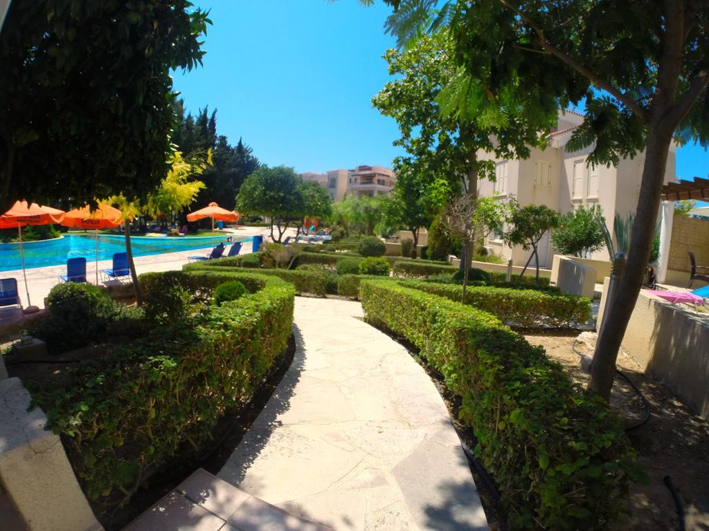 Hesperides Gardens Villa Paphos Exterior photo