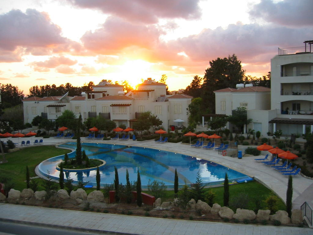 Hesperides Gardens Villa Paphos Exterior photo